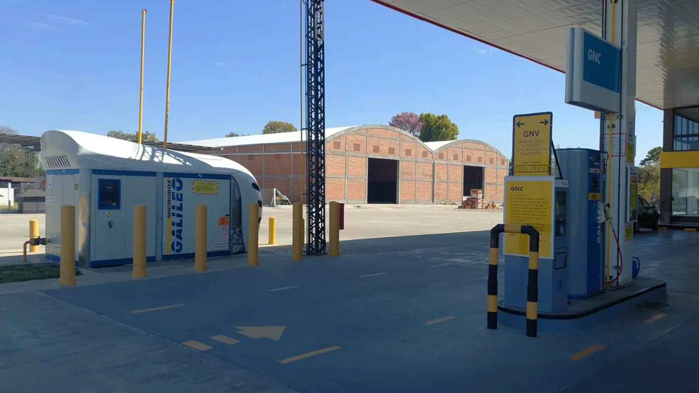 Nuestra tecnología implementada para este Proyecto: Compresor Microbox y Surtidores EMB-15 y EMB-30