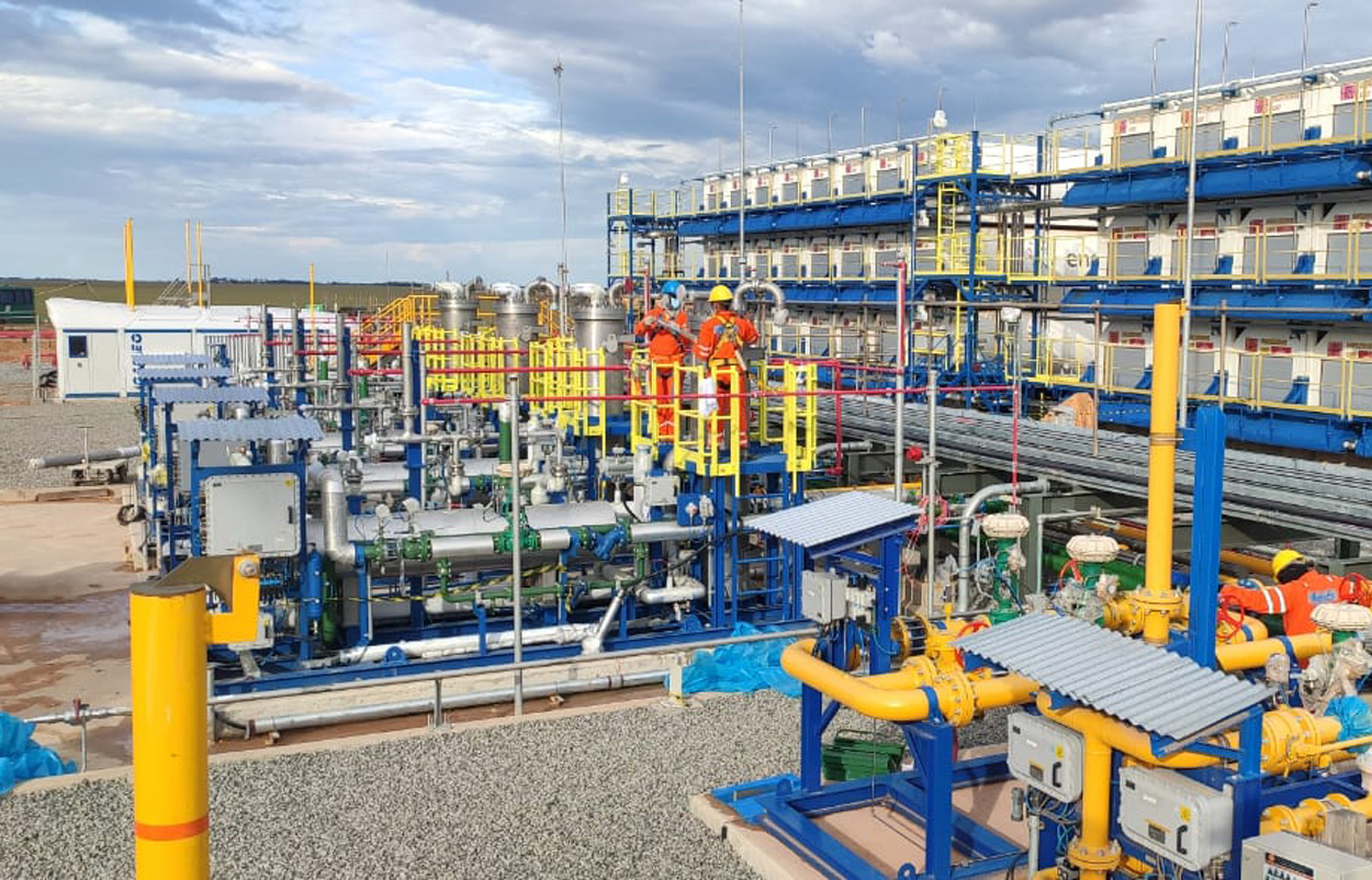 Compresor de BOG, vaporizadoras y calderas en la central termoeléctrica Jaguatirica II, en Brasil.